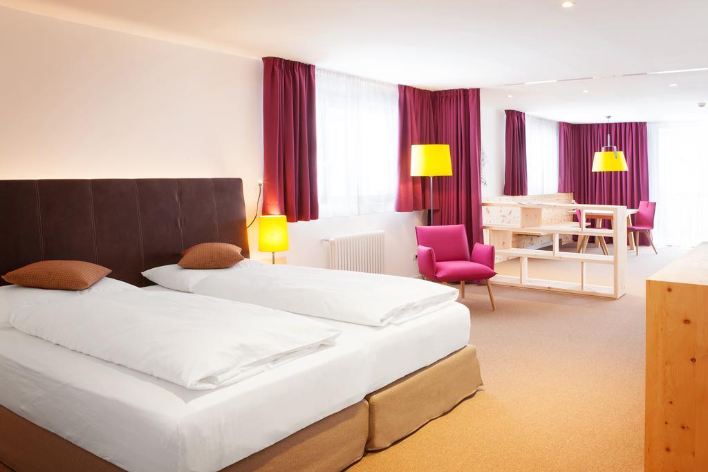 Hotel Cristal Obereggen Ngoại thất bức ảnh